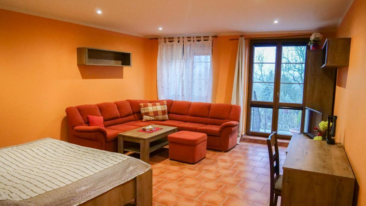 Penzion Na Hradbach Louny Ngoại thất bức ảnh