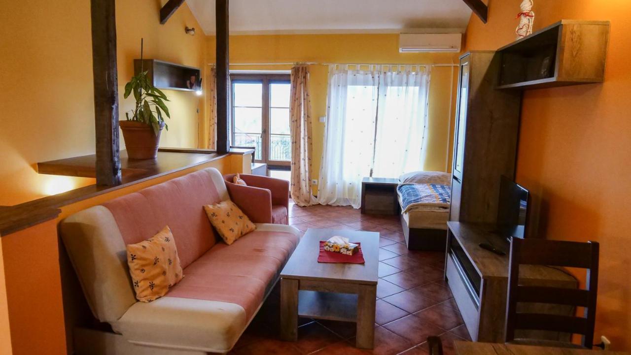 Penzion Na Hradbach Louny Ngoại thất bức ảnh
