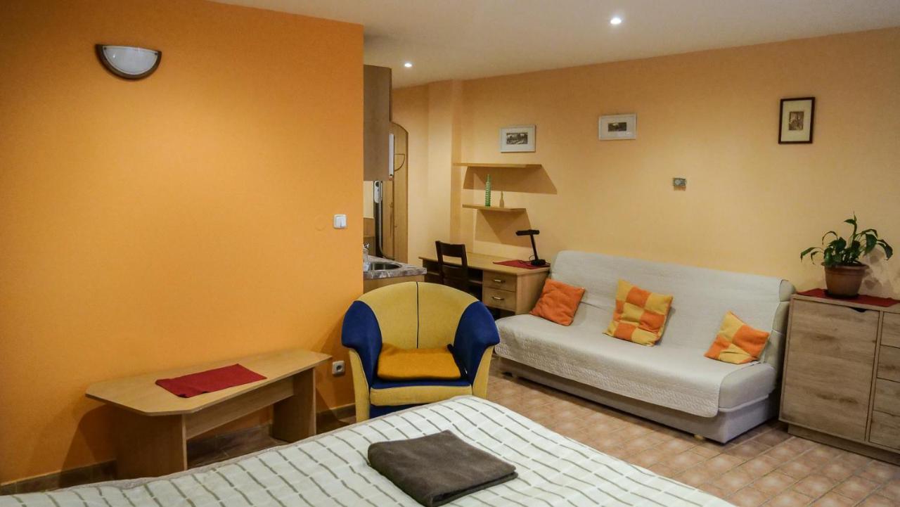 Penzion Na Hradbach Louny Ngoại thất bức ảnh