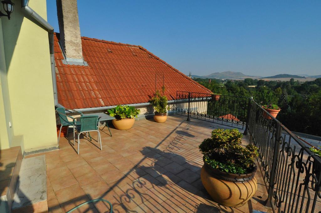 Penzion Na Hradbach Louny Ngoại thất bức ảnh